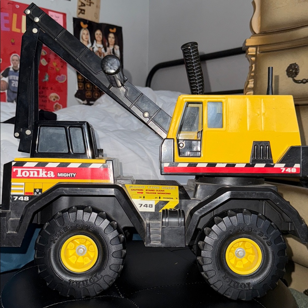 Tonka Mighty Yellow and Black Construction Vehicle